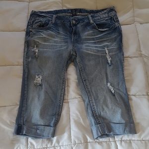 Amethyst Jean Capris Size 16